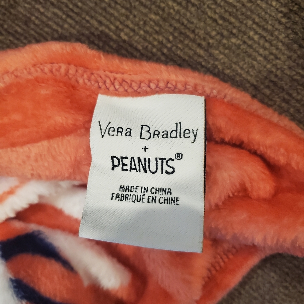 SOLD OUT Vera Bradley Peanuts Gang Fall Throw Blanket-NWT - Picture 3 of 6
